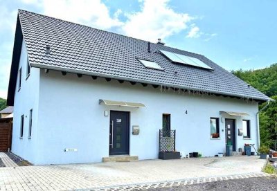 Ihr neues Zuhause: Großes Einfamilienhaus mit Einliegerwohnung & großem Grundstück