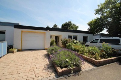 "Hier wohnt die Sonne" - Bungalow in Hangelar