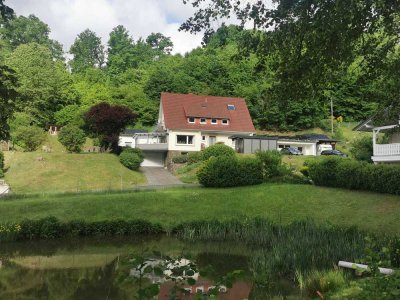 Praxis und Familienwohnhaus auf großem Grundstück, Traumhafte Lage
