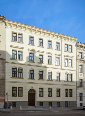 Stilvolle und geräumige 4-Zimmer-Altbauwohnung mit Balkon, nahe Währinger Straße