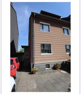 BEFRISTET 6-9 Monate Haus mit großem Garten und Stellplatz