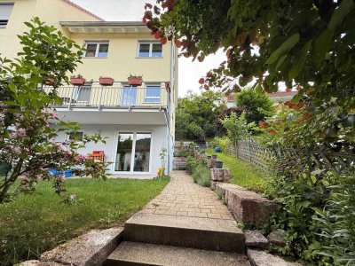 Moderne Doppelhaushälfte in schöner Lage – ideal für Familien & Gartenliebhaber