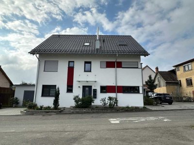 Stilvolle 3,5-Zimmer-Wohnung mit geh. Innenausstattung mit Balkon und EBK