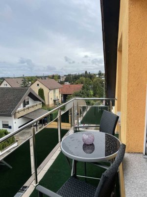 Schöne 3-Raum-Dachgeschosswohnung mit EBK und Balkon in Heilbronn