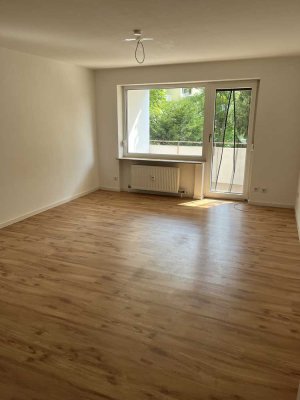 Frisch renovierte 2-Zimmer-Wohnung mit Balkon und EBK in Gerbrunn