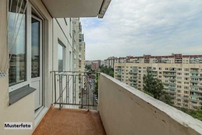 3-Zimmer-Wohnung, Balkon und Stellplatz