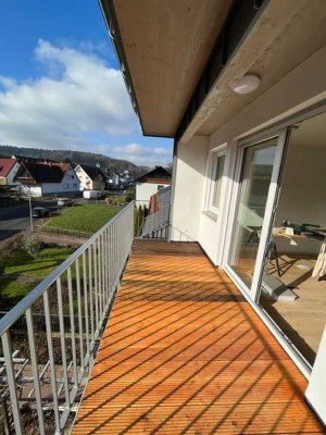 Helle, geräumige 3 Zimmer Dachgeschosswohnung im OT