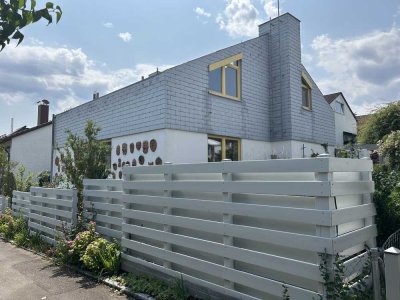 Freundliches und sonniges Architektenhaus mit Garten und Garage in Ulm-Söflingen