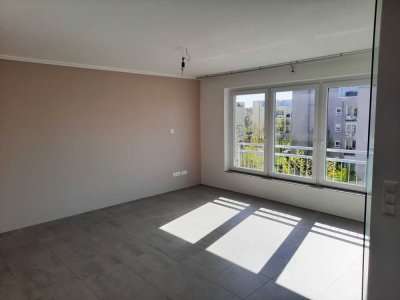 Helle hochwertig ausgestattete Wohnung in schöner Lage