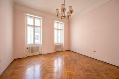 ++Rarität++ Entwicklungswürdige Stilaltbauwohnung zum Sanieren in Bestlage!