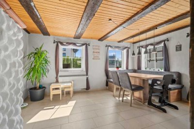 Für die große Familie! Neu renoviertes EFH 199qm, EBK, 3 Bäder Du/WC, Kachelofen, Terrasse, 2 PKW SP