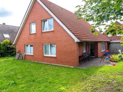 Großzügiges Zweifamilienhaus in
Wiefelstede-Metjendorf