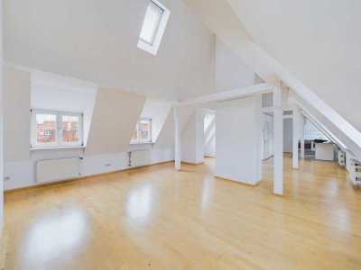 Maisonette Dachgeschosswohnung - aufgeteilt in 2 Einheiten - in einem denkmalgeschützten Altbau