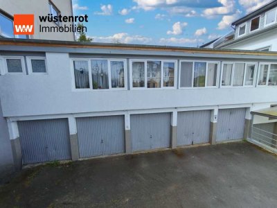 #Mehrfamilienwohnhaus mit Garagen