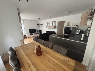 Exklusive, neuwertige 4-Zimmer-Wohnung mit geh. Innenausstattung mit Balkon und EBK