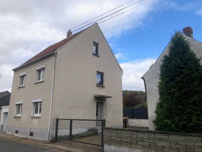 Renovierungsbedürftiges Einfamilienhaus