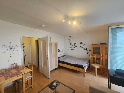 Stilvolle 1-Raum-Wohnung mit Balkon und EBK in München Pasing