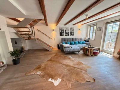* Einziehen & Wohlfühlen! Modernisierte Maisonettewohnung * EBK + 2 TL-Bäder + 2 Terrassen *