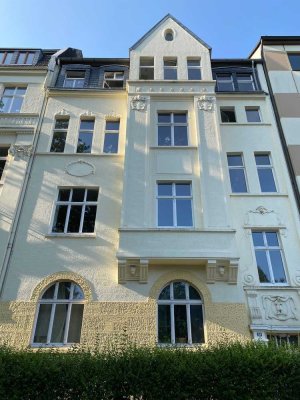 Modernisierte Altbauwohnung mit GARTEN in herrschaftlichem Jugendstilhaus! Kreuzviertel!