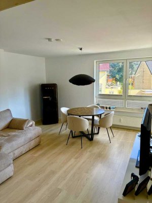 Provisionsfreie, helle und gepflegte 2-Zimmer Wohnung mit Balkon und Stellplatz in Köln-Deutz