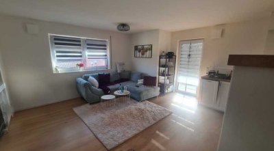 2 ZKB mit Einbauküche, Balkon und Außenstellplatz