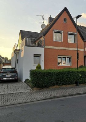 2 Zimmer, Küche, Diele, "Retro-Bad", HOCHPARTERRE im 2-Parteienhaus