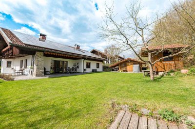 Hochwertiges Einfamilienhaus mit Einliegerwohnung in Schwarzach.