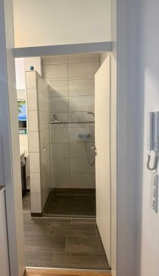 Geschmackvolle 2-Raum-Dachgeschosswohnung mit geh. Innenausstattung mit Balkon