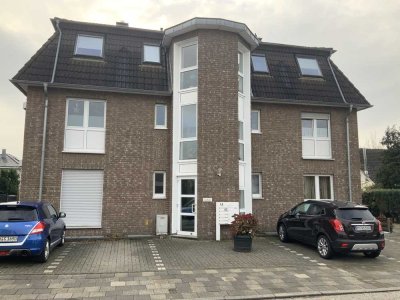 Freundliche und gepflegte 2-Zimmer-Souterrain-Wohnung in Bedburg            Bedburg