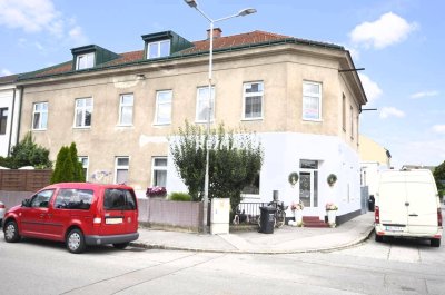KLASSISCHES ZINSHAUS mit GEWERBEHALLEN