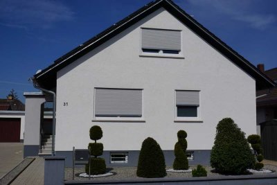 Helle Single-Wohnung in renoviertem Einfamilienhaus
