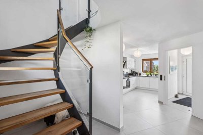 Sanierter 5-Raum Familien Traum mit eigenem Garten und eigenem Eingang (1/2 Zweifamilienhaus)