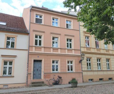 Schöne 2-Zimmer-Wohnung in Toplage (Altstadt / Seenähe)