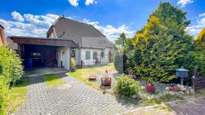 Gepflegt in ruhiger Wohnsiedlung mit liebevoll gestaltetem Garten