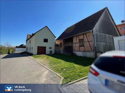 Ideal für Hobby und Handwerk: 1-2 Familienhaus mit großer Scheune, in ruhiger Ortlage