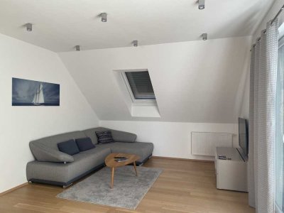 Vollmöblierte 2 Zimmer Dachgeschosswohnung im Nordosten von Ingolstadt