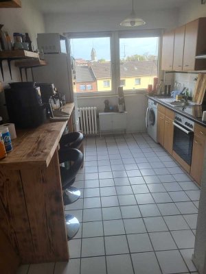 Helle 2-Zimmer Wohnung im 3. OG mit Balkon in Duisburg Altstadt