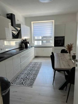 Schöne , renovierte 3-Zimmer-Wohnung mit gehobener Innenausstattung in Remscheid