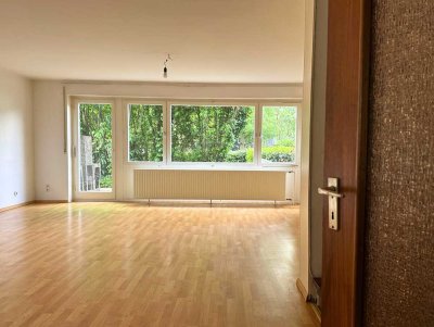 MEHR ALS NUR 4 WÄNDE – Ihr kreativer Wohntraum in Wiesbaden-Nordenstadt mit Garage und Garten