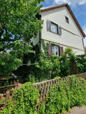 Charmante DHH in schöner Lage von VS-Schwenningen sucht Handwerker/In