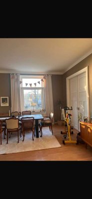 Modernisierte 5-Raum-Wohnung mit Balkon und Einbauküche in Minden