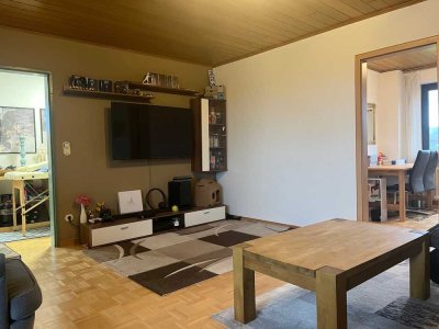 4-Zimmer-Wohnung mit Balkon und Stellplatz – gut geschnitten und modernisiert!
