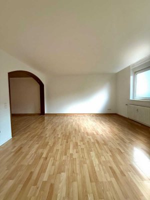 Familienglück mit Platz zum Leben - Gepflegte 5-Zimmer-Wohnung in Linkenheim-Hochstetten