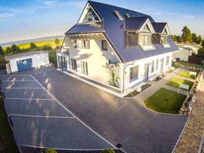 ~~ Einfach TRAUMHAFT am Wasser ~~ Hochwertige Wohnung sucht neue(n) Eigentümer !!!
