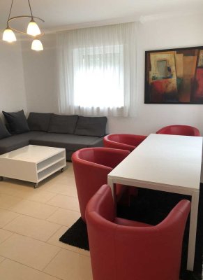 SONNIGE 2-ZIMMER-WOHNUNG MIT GROSSEM BALKON