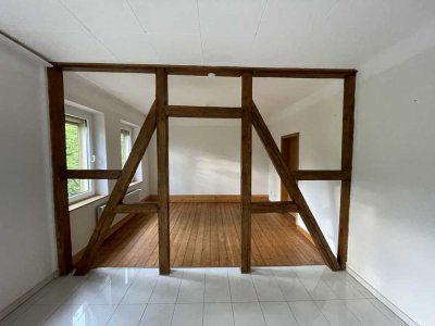 ZENTRAL gelegene, frisch sanierte 3-Zimmer-Wohnung im Grünen