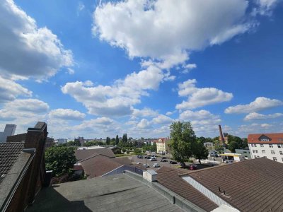 Maisonettewohnung mit 5 Zimmern, Dachterrasse, Parkett, Tageslichtbad, Gäste-WC, Stellplatz, EBK