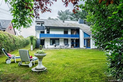 Provisionsfrei für den Käufer! 
Großzügiges Architektenhaus auf parkähnlichem Grundstück