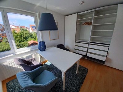 Ab sofort - Möbliert, für 1-3 Jahre, hell, ruhig, gepflegt: 3 Zimmer, Balkon, Garage, Stellplatz
