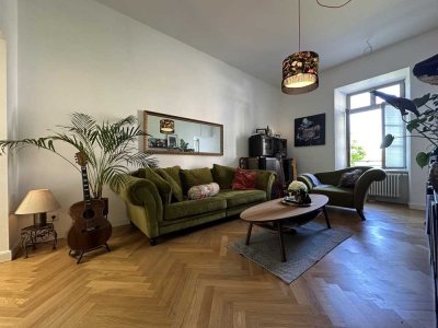 +++ Dreizimmerwohnung mit zwei Stellplätzen im Denkmalobjekt +++
